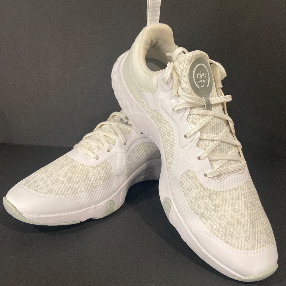 Nike Women’s Renew In-Season TR 11  “White / Pure Platinum” Size 7.5